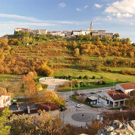 Villa Istrian With Pool For 5 Guests *