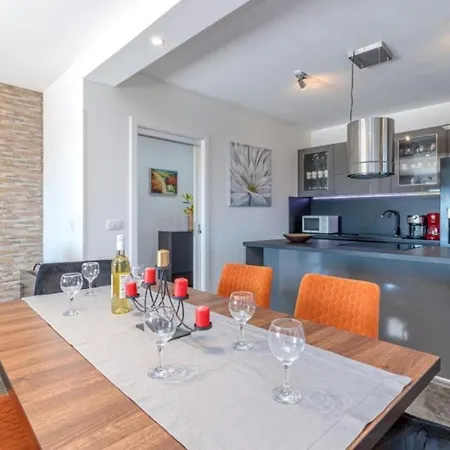 Istrian With Pool For 5 Guests Villa *