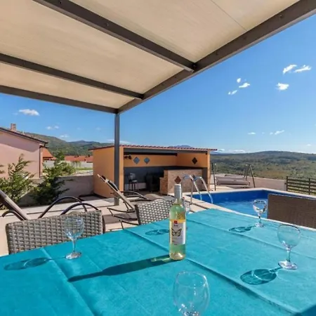 Istrian With Pool For 5 Guests