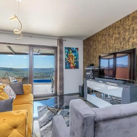 Istrian With Pool For 5 Guests *