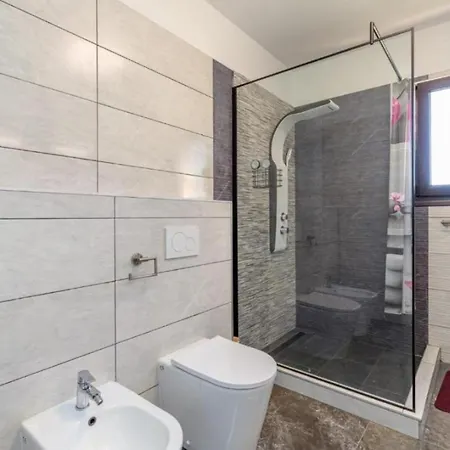 Villa Istrian With Pool For 5 Guests Roc